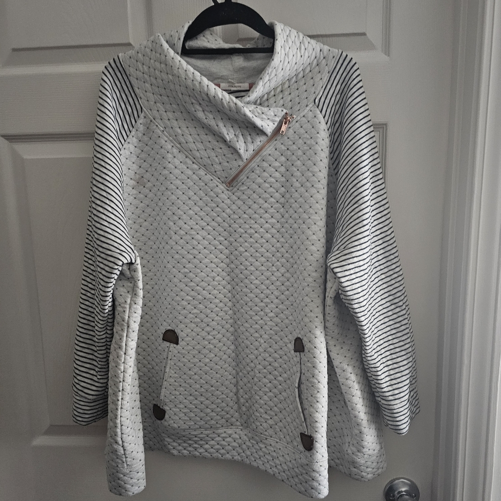 Maurices Sweatshirt
